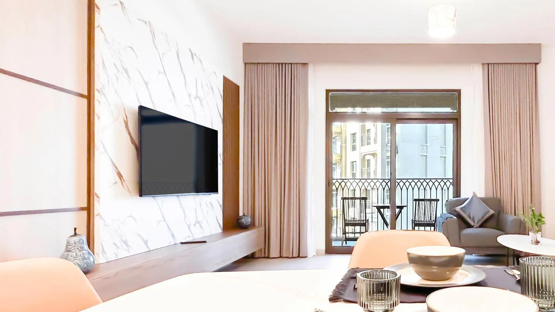 Exclusive One-Bedroom Apartment In Asyel 3 ドバイ 0*,