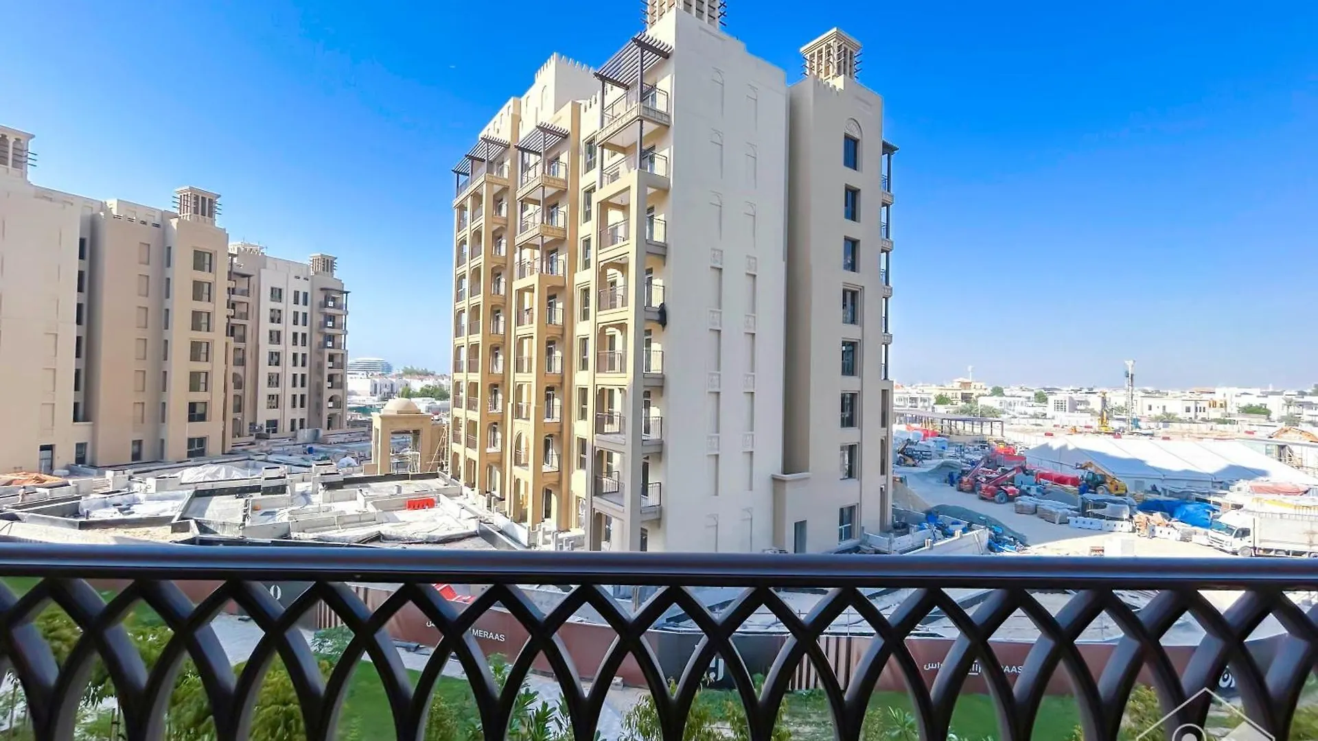 Exclusive One-Bedroom Apartment In Asyel 3 Dubai