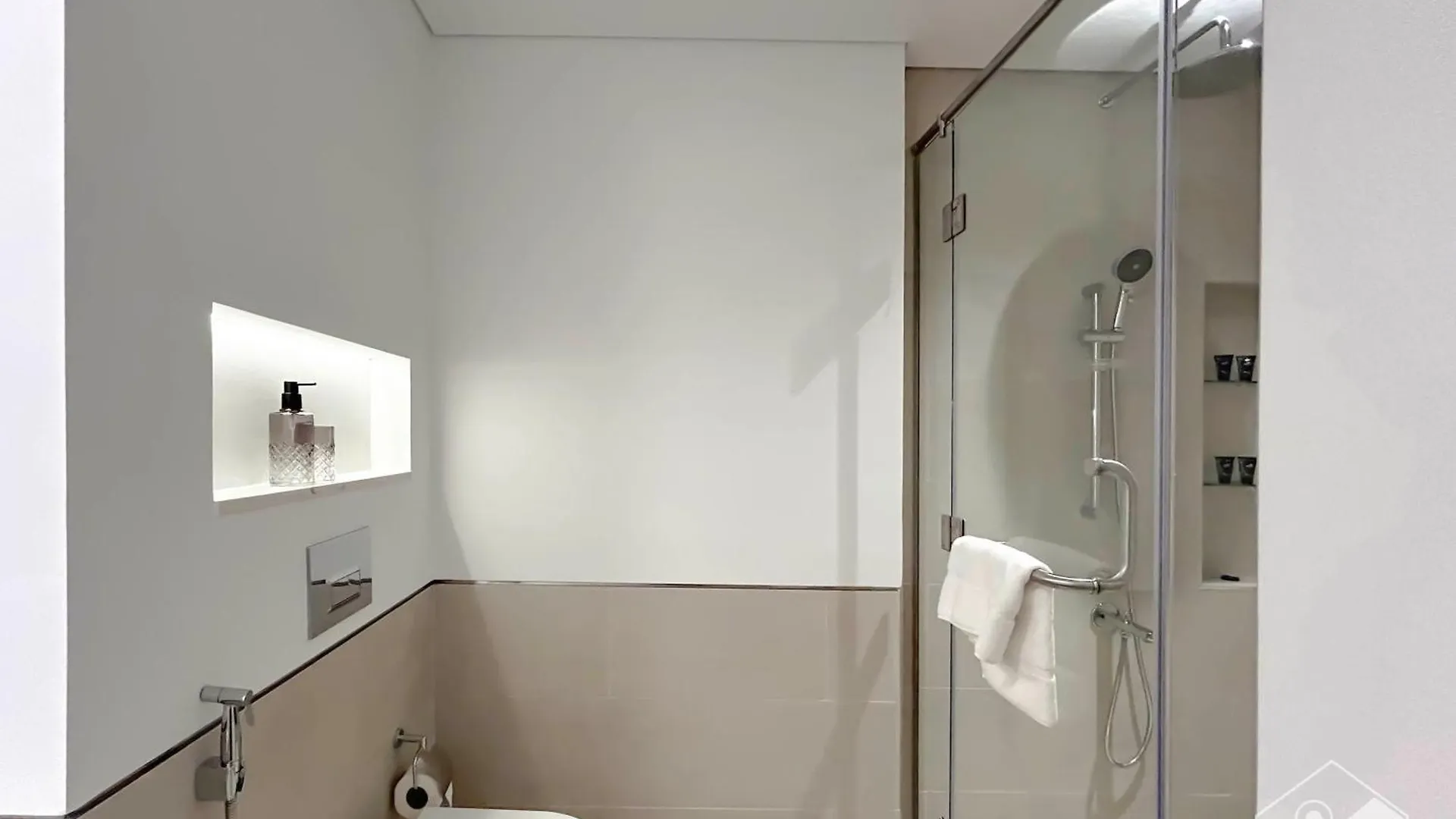 Exclusive One-Bedroom Apartment In Asyel 3 Dubai 0*,